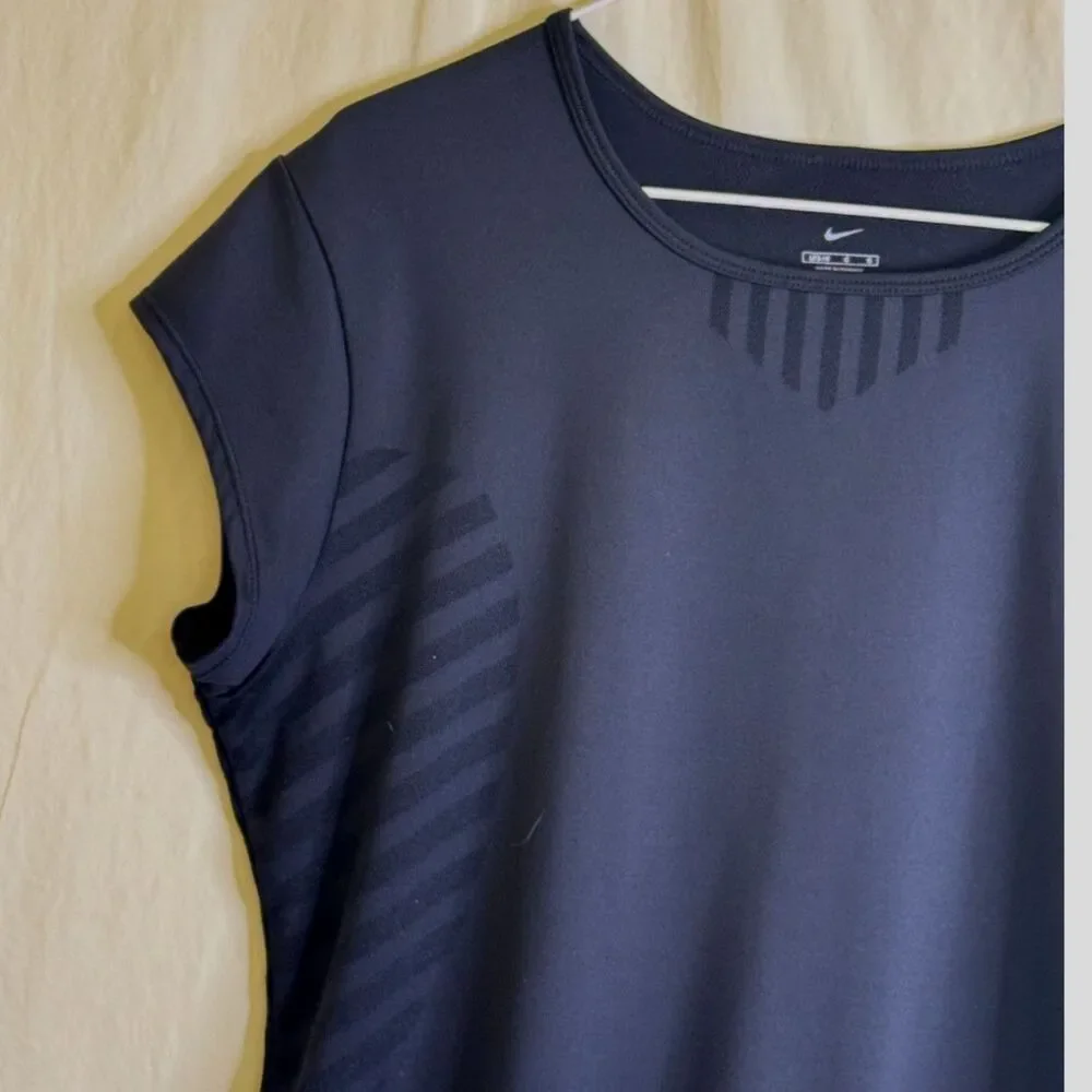 Women's Nike Dri Fit Black Athletic Short-Sleeve Top Textured Side Panels Size L